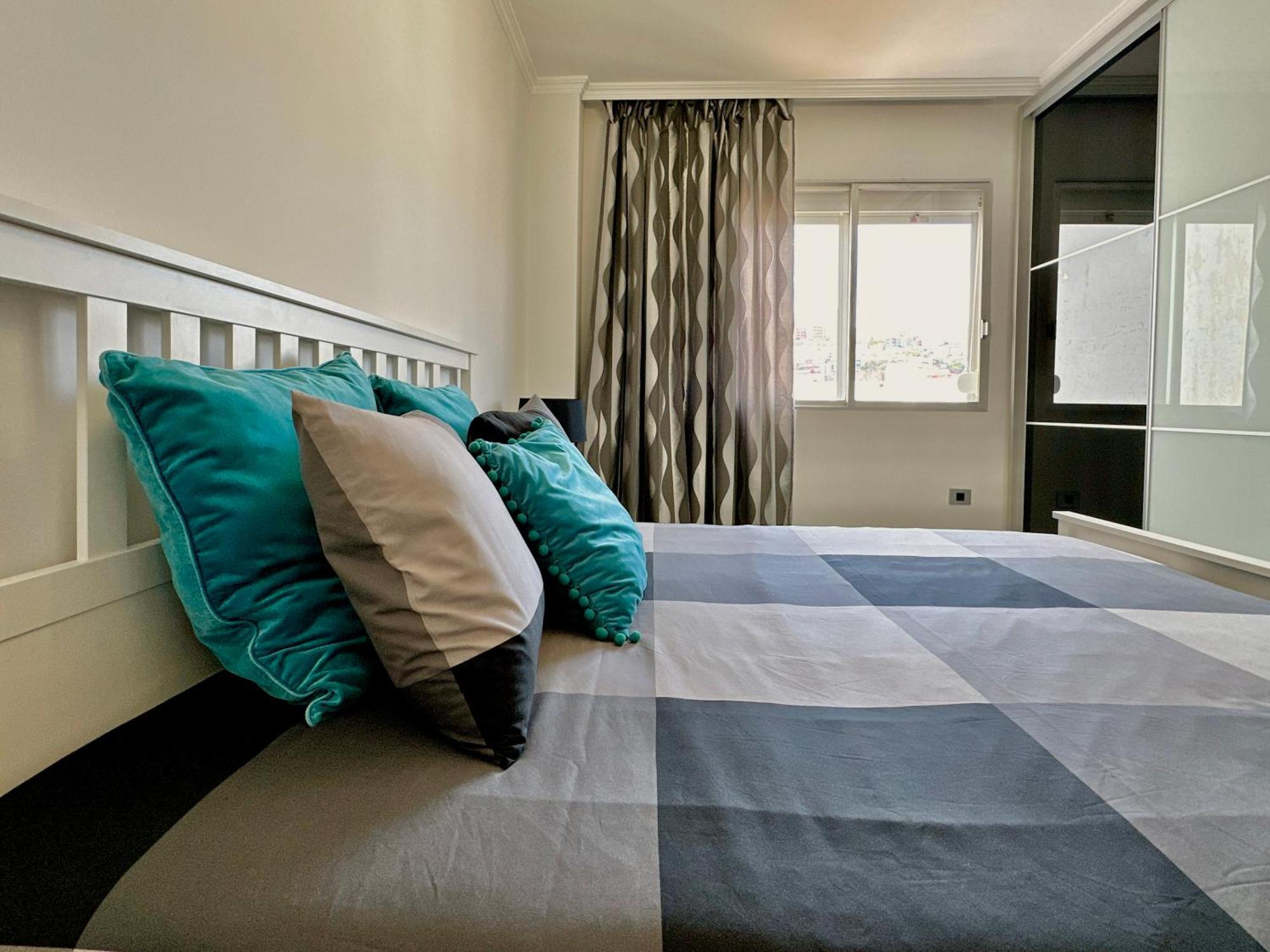 Hostiguest Coliving Leon Y Castillo Las Palmas de Gran Canaria Ngoại thất bức ảnh