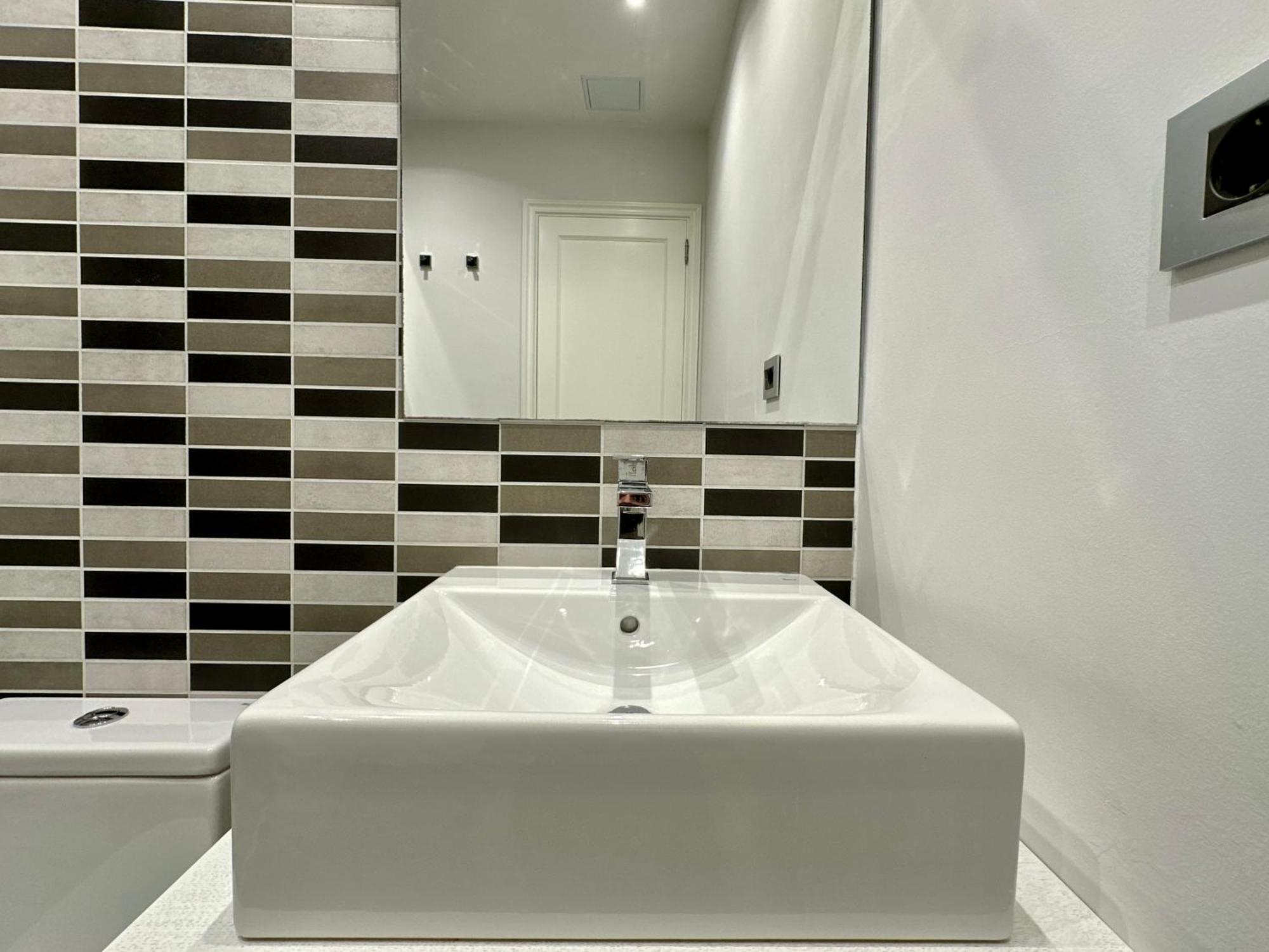 Hostiguest Coliving Leon Y Castillo Las Palmas de Gran Canaria Ngoại thất bức ảnh