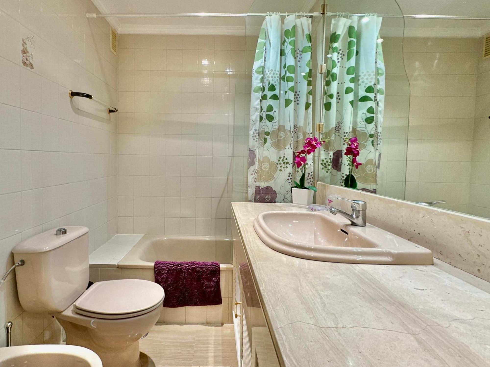 Hostiguest Coliving Leon Y Castillo Las Palmas de Gran Canaria Ngoại thất bức ảnh