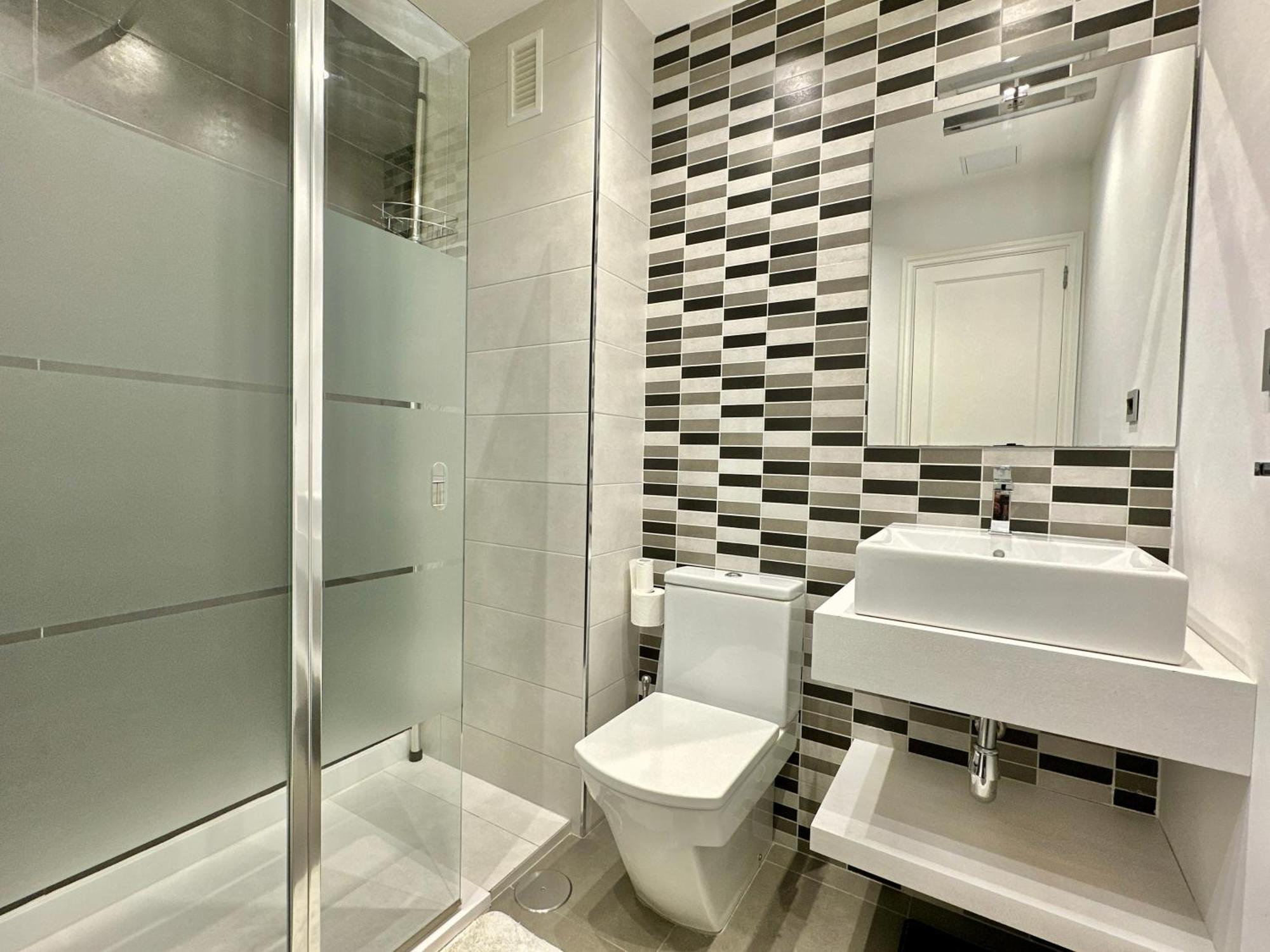 Hostiguest Coliving Leon Y Castillo Las Palmas de Gran Canaria Ngoại thất bức ảnh
